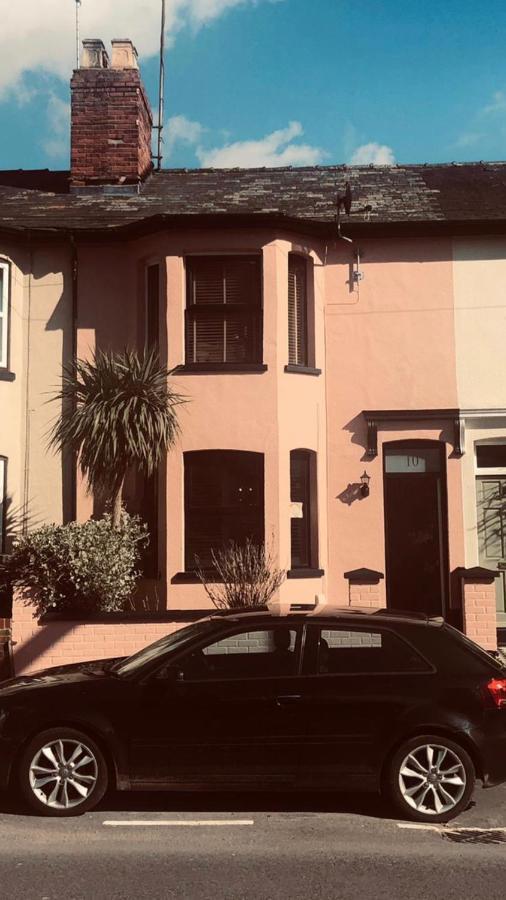 Suffolk Pink House, Newmarket Town Centre Exterior photo